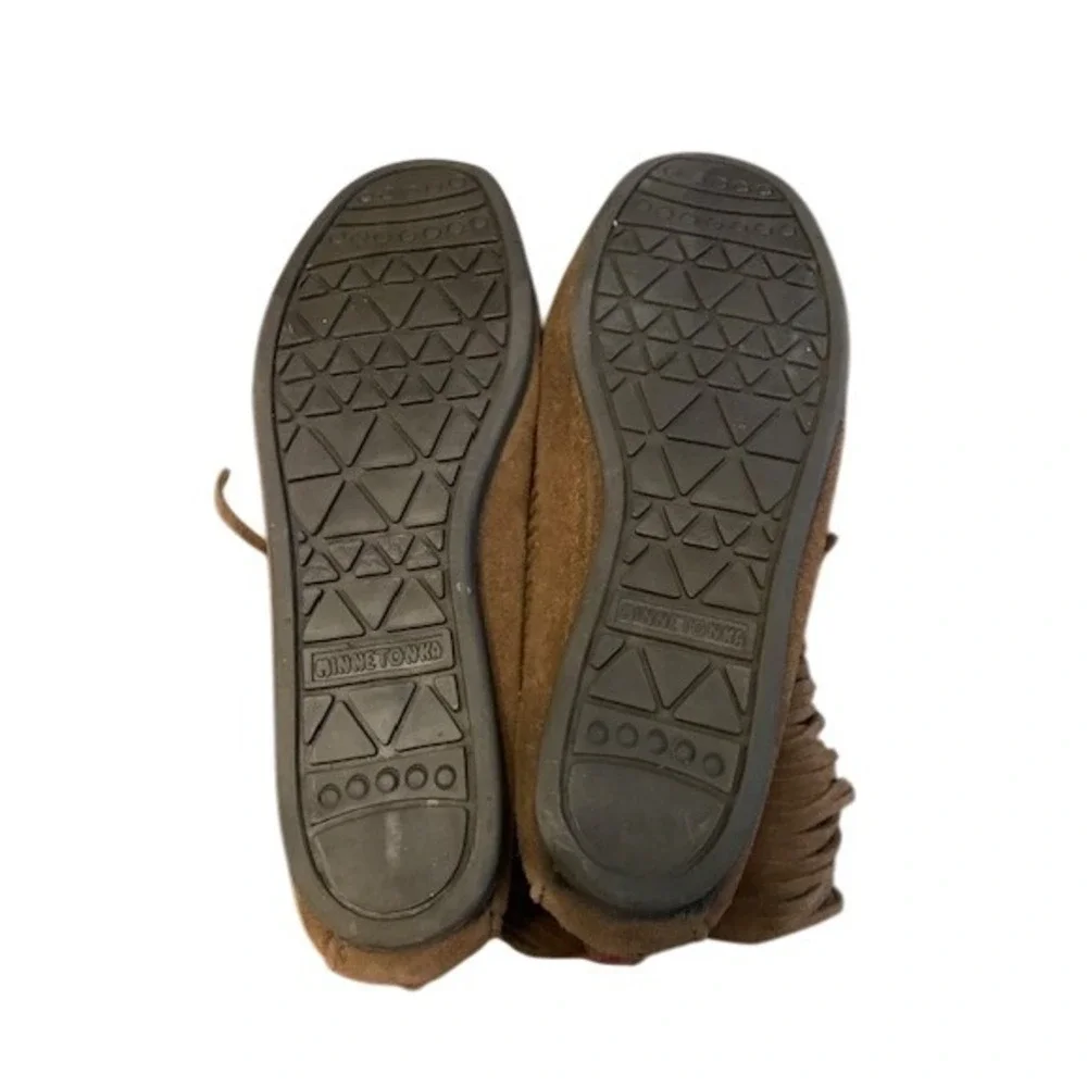 Minnetonka Womens Brown Suede Fringe Back Zip Moccasin Ankle Boots‎ Concho Trim